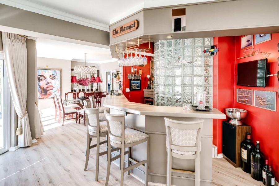 6 Bedroom Property for Sale in Newlands Western Cape